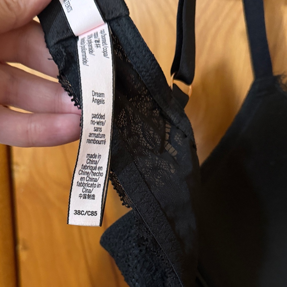 Victoria's Secret wireless Black Lace Bra 38c - Picture 3 of 4